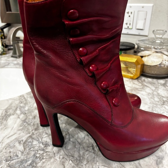 Earthies Burgundy Leather Button Booties | Platform Heels | EUC - Picture 2 of 9